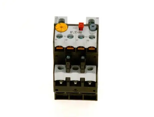 Schutzschalter von Bosch mit mehrere Anschlussmöglichkeiten und Bedienelementen. Die obere Reihe zeigt Tester und Reset-Funktion, während die unteren Anschlüsse für elektrische Verbindungen verwendet werden.